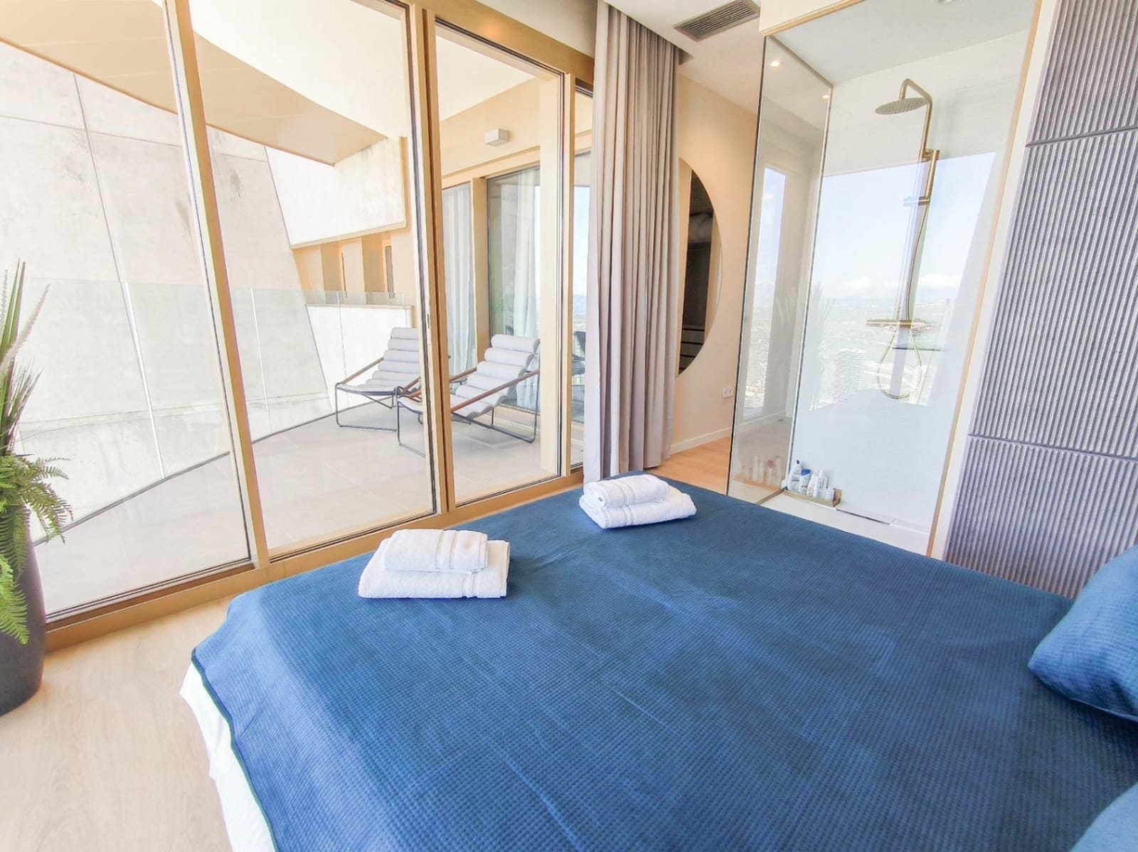 3 bedroom Apartment for sale in Benidorm with pool garage - € 1,785,000 (Ref: 9453775)