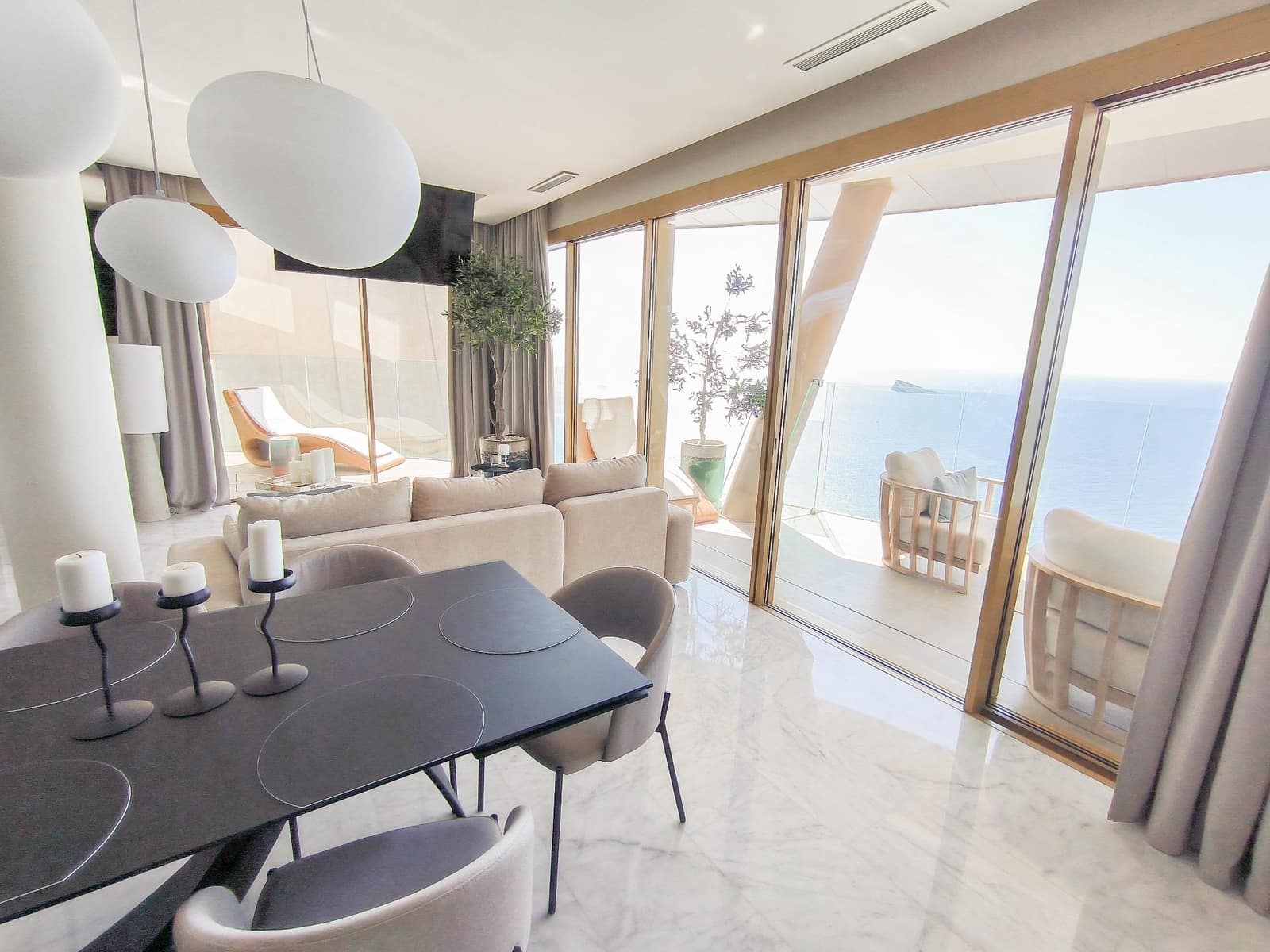 3 bedroom Apartment for sale in Benidorm with pool garage - € 1,785,000 (Ref: 9453775)