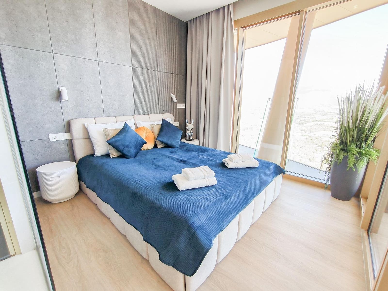 3 bedroom Apartment for sale in Benidorm with pool garage - € 1,785,000 (Ref: 9453775)