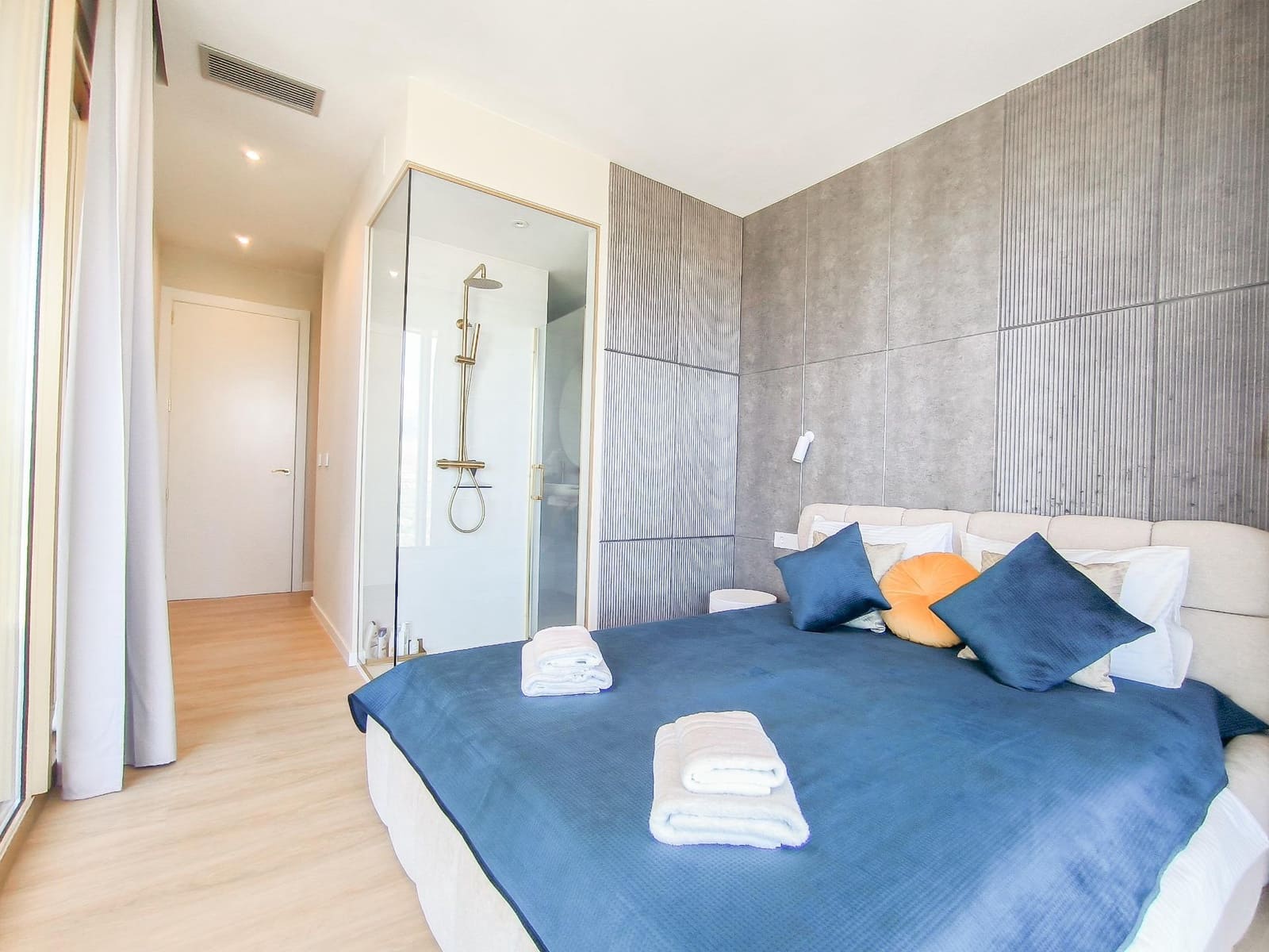 3 bedroom Apartment for sale in Benidorm with pool garage - € 1,785,000 (Ref: 9453775)