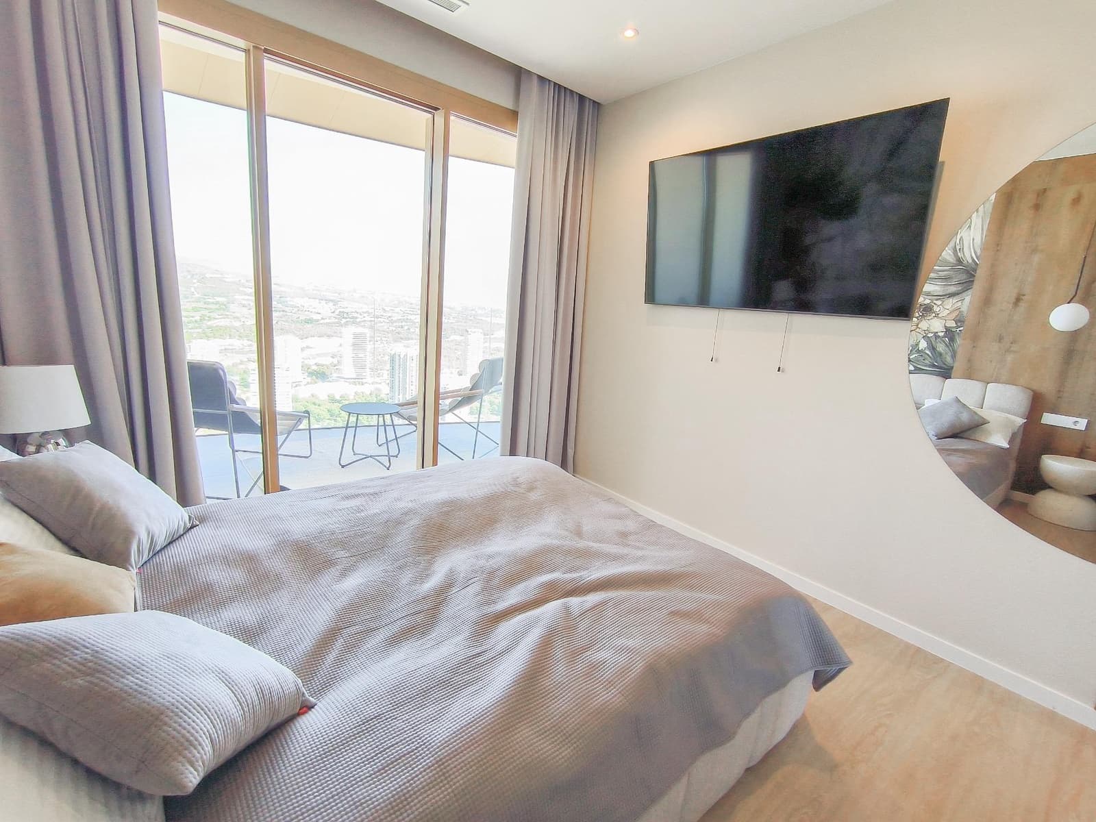 3 bedroom Apartment for sale in Benidorm with pool garage - € 1,785,000 (Ref: 9453775)