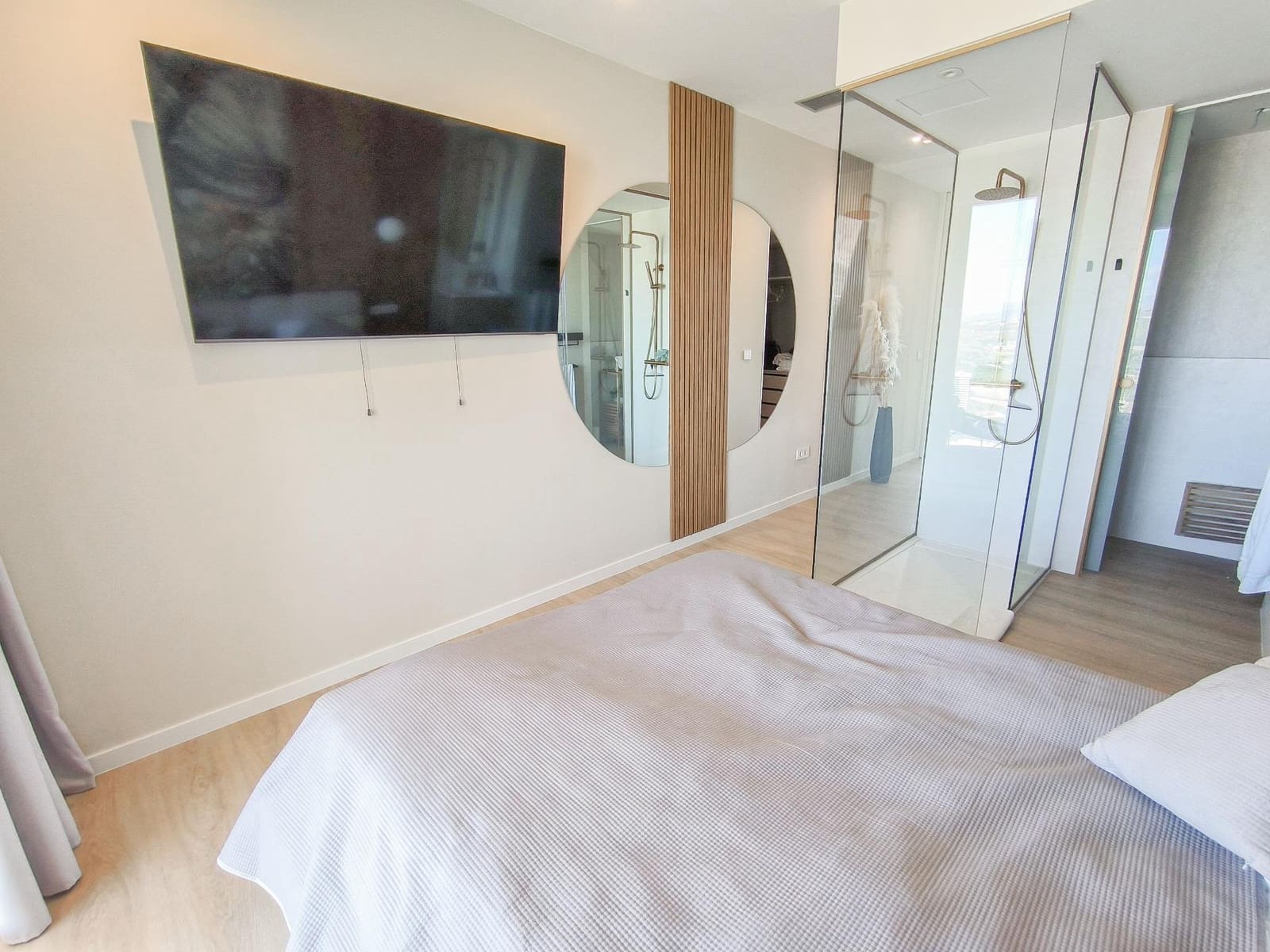 3 bedroom Apartment for sale in Benidorm with pool garage - € 1,785,000 (Ref: 9453775)