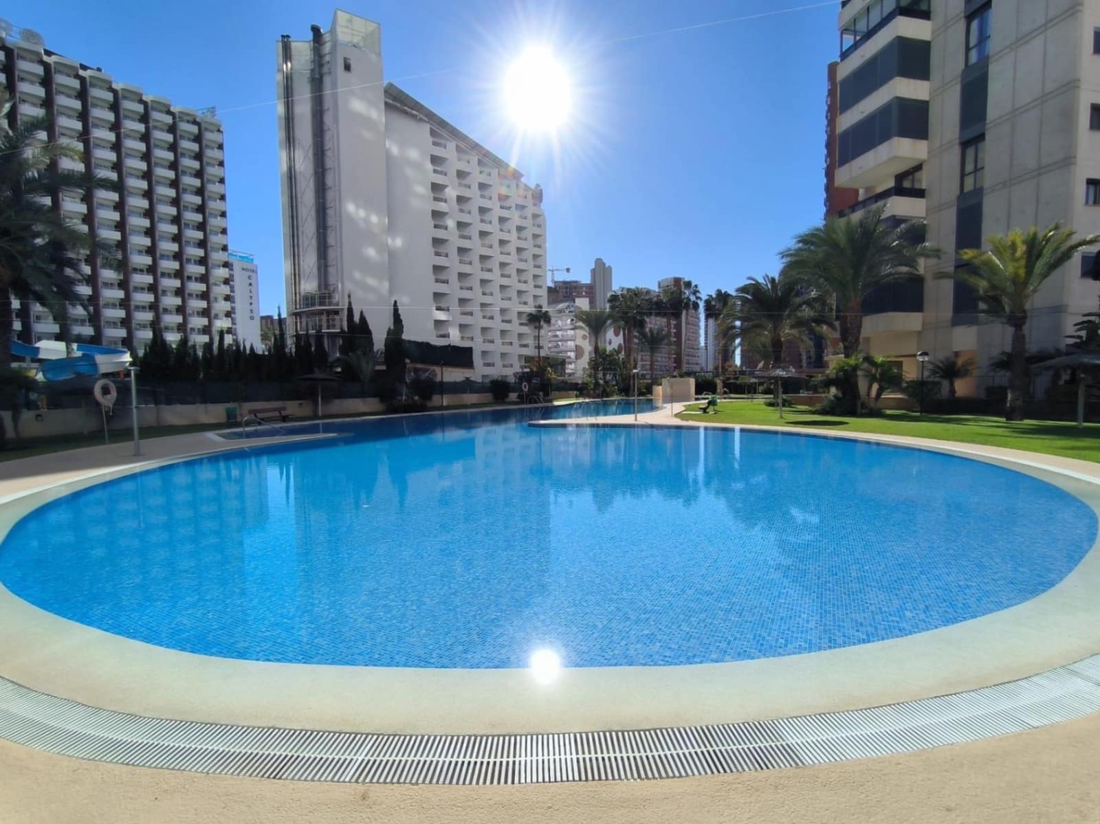 2 soverom Leilighet til salgs i Benidorm med svømmebasseng garasje - € 349 000 (Ref: 9453776)