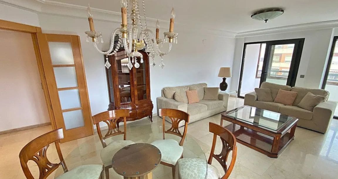 4 soverom Leilighet til salgs i Alicante by med svømmebasseng garasje - € 450 000 (Ref: 9453797)