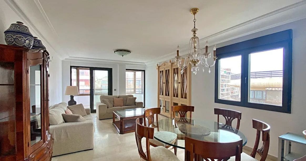 4 soverom Leilighet til salgs i Alicante by med svømmebasseng garasje - € 450 000 (Ref: 9453797)