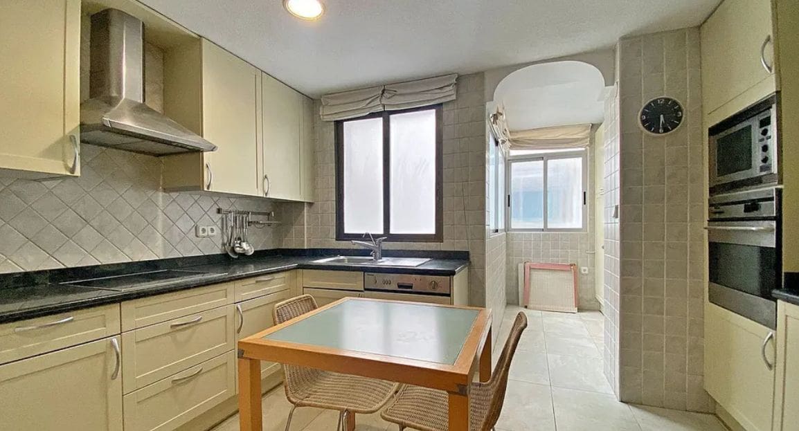 4 soverom Leilighet til salgs i Alicante by med svømmebasseng garasje - € 450 000 (Ref: 9453797)