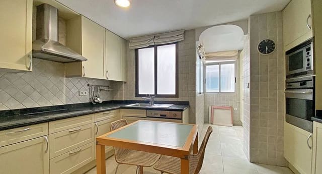 4 slaapkamer Appartement te koop in Alicante stad met zwembad garage - € 450.000 (Ref: 9453797)