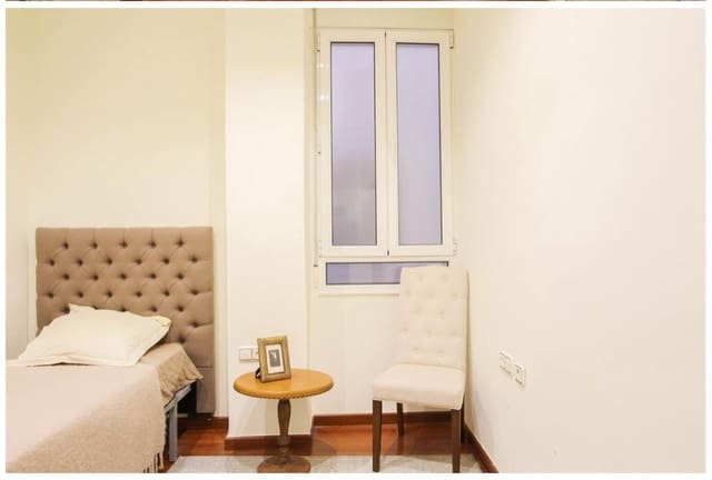 4 Zimmer Apartment zu verkaufen in Alicante / Alacant Stadt mit Pool - 565.000 € (Ref: 9453798)