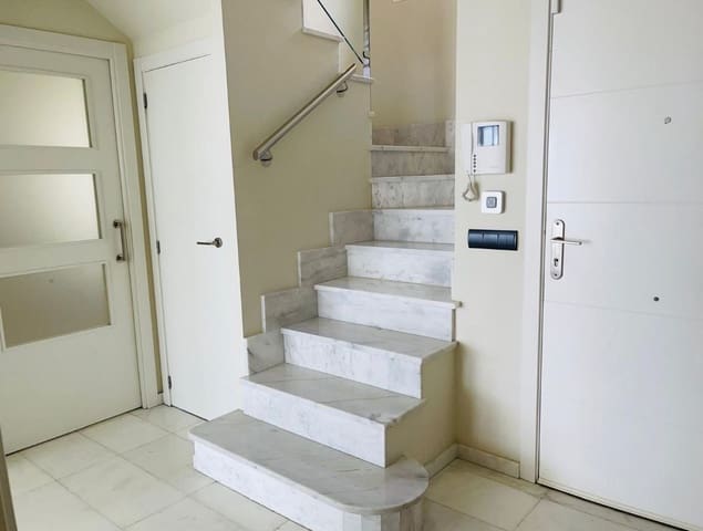 4 sovrum Villa till salu i Finestrat med pool garage - 810 000 € (Ref: 9453800)