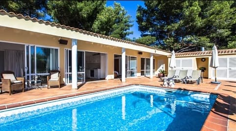 6 bedroom Villa for sale in La Nucia with pool garage - € 720,000 (Ref: 9453802)