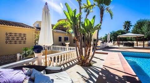 6 bedroom Villa for sale in La Nucia with pool garage - € 720,000 (Ref: 9453802)