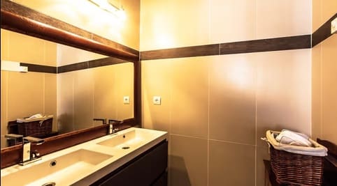 6 bedroom Villa for sale in La Nucia with pool garage - € 720,000 (Ref: 9453802)