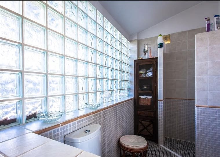 6 bedroom Villa for sale in La Nucia with pool garage - € 720,000 (Ref: 9453802)