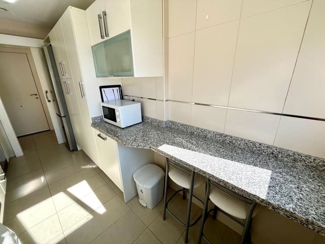 Apartamento de 2 habitaciones en Rincón de Loix, Benidorm en venta con piscina garaje - 450.000 € (Ref: 9453816)