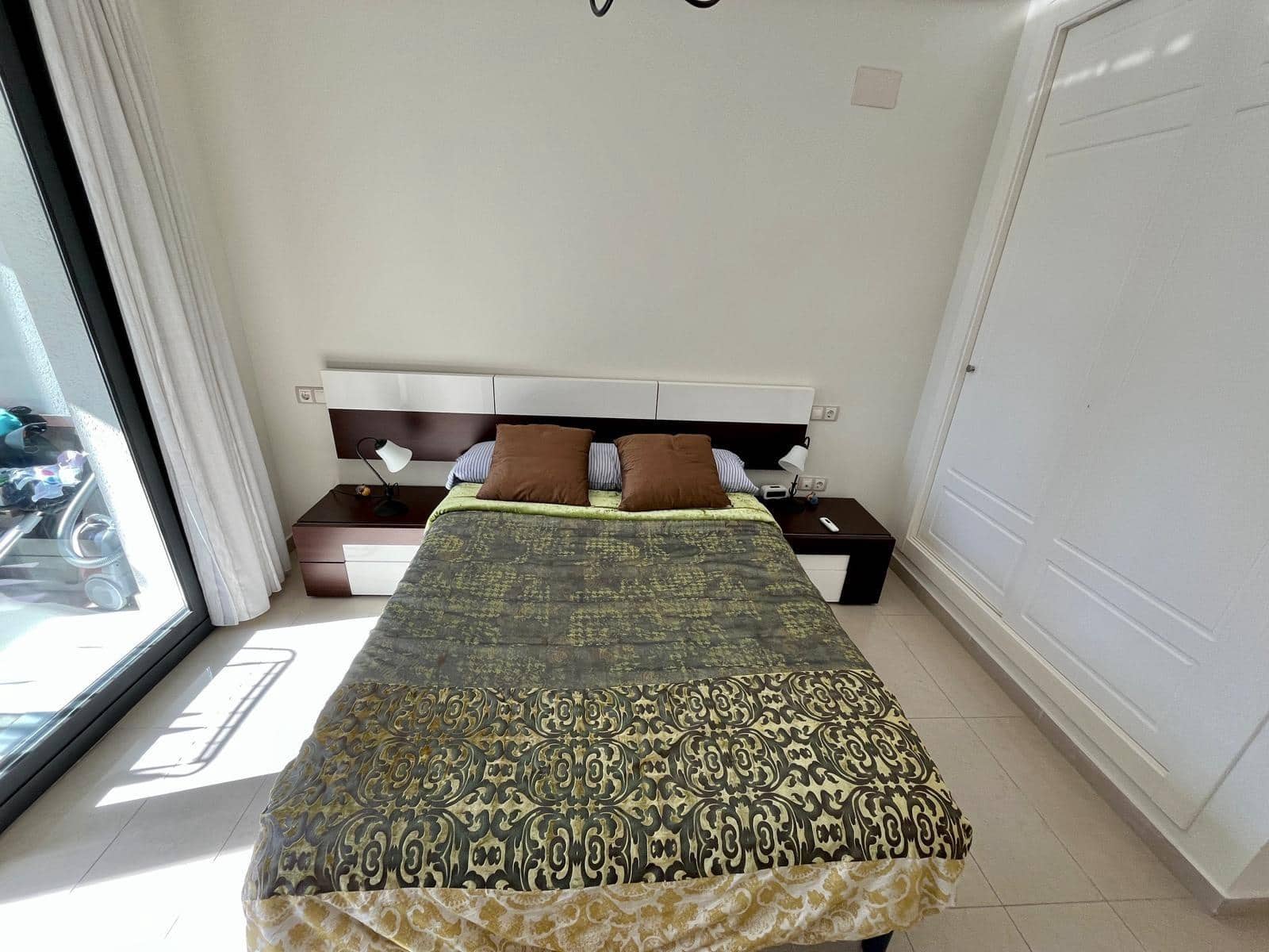 Apartamento de 2 habitaciones en Benidorm en venta con piscina garaje - 450.000 € (Ref: 9453816)