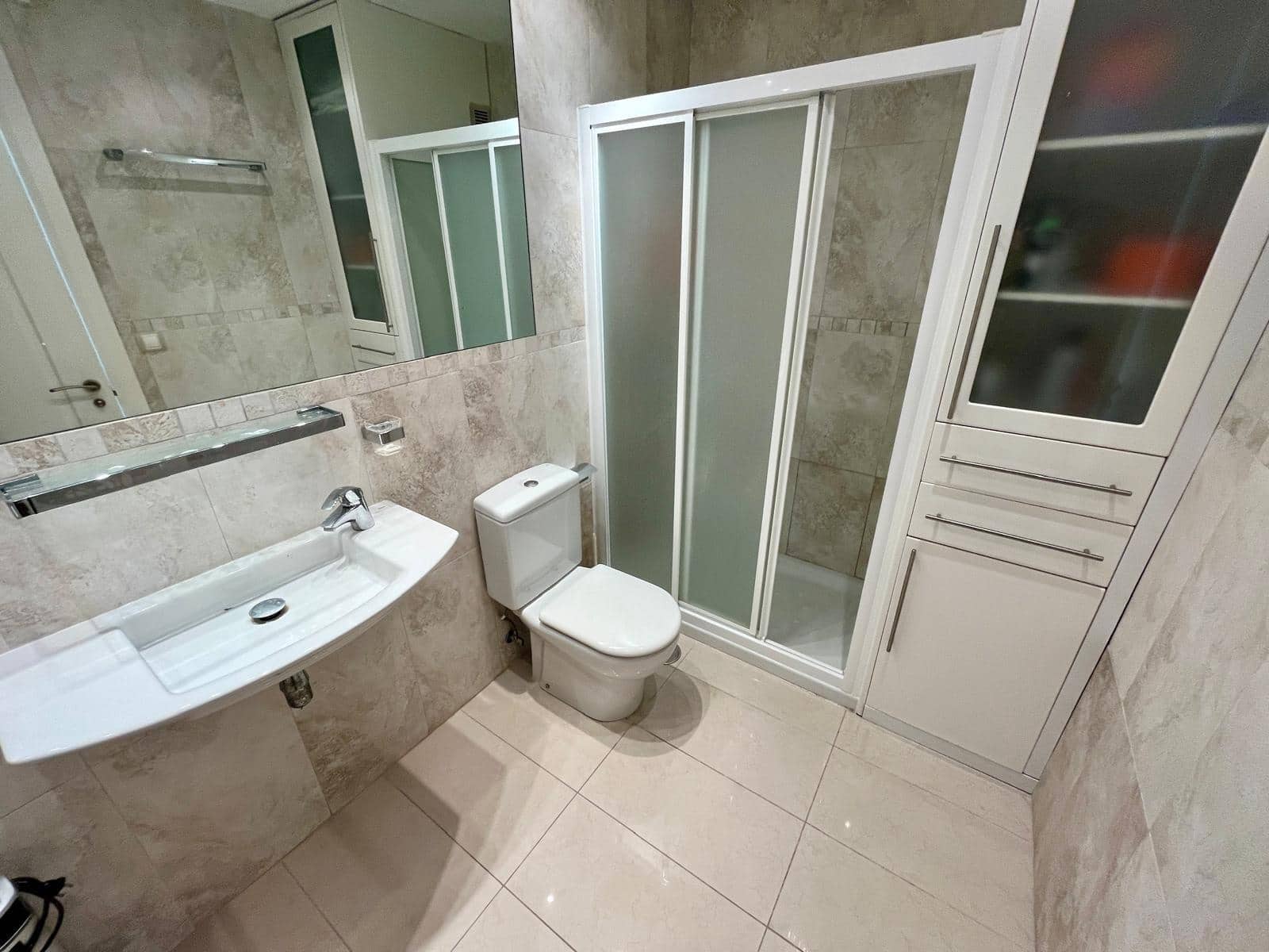 Apartamento de 2 habitaciones en Benidorm en venta con piscina garaje - 450.000 € (Ref: 9453816)