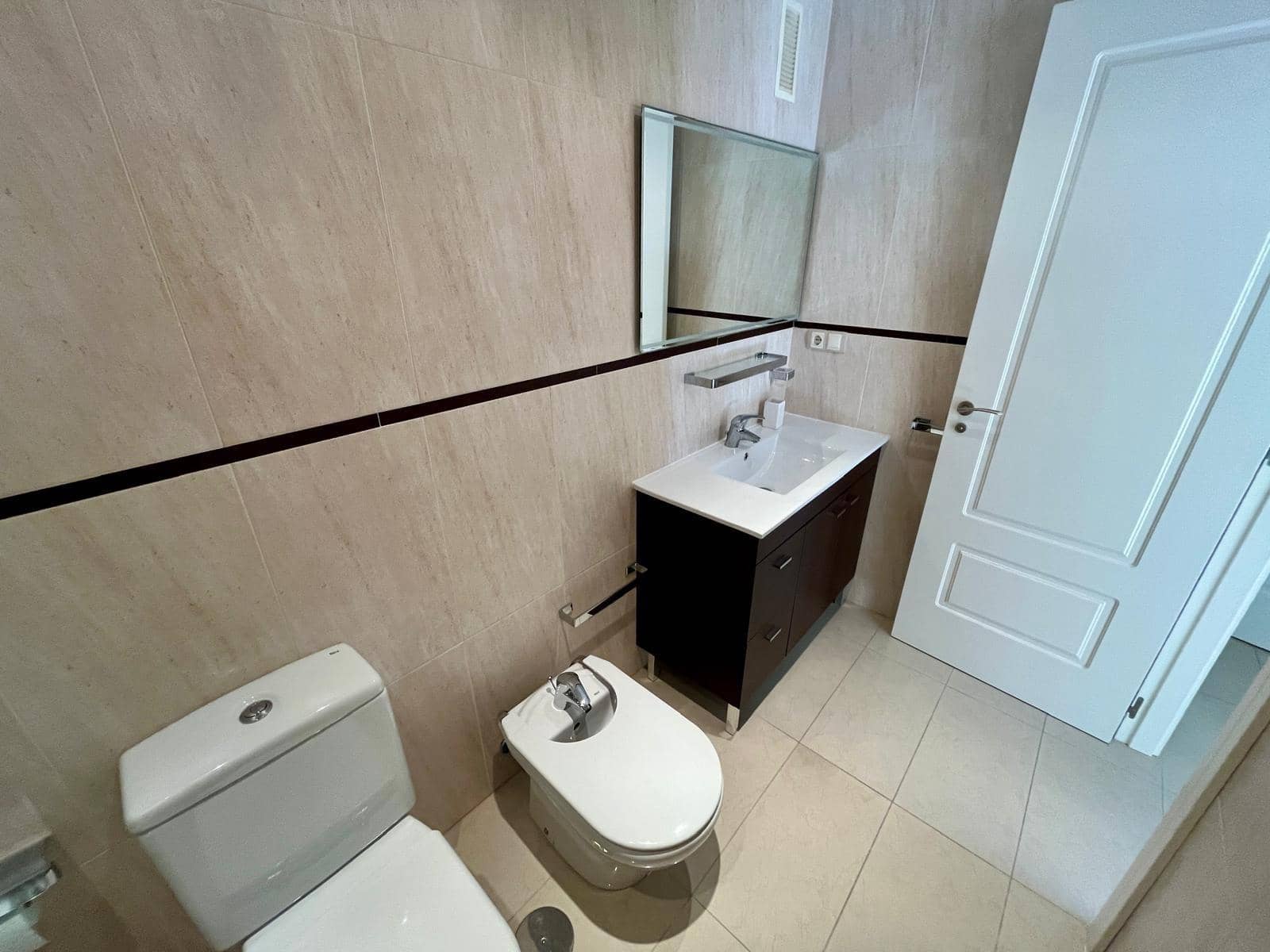 Apartamento de 2 habitaciones en Benidorm en venta con piscina garaje - 450.000 € (Ref: 9453816)