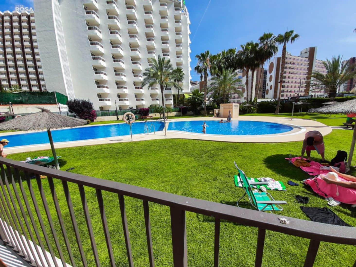 Apartamento de 2 habitaciones en Benidorm en venta con piscina garaje - 450.000 € (Ref: 9453816)