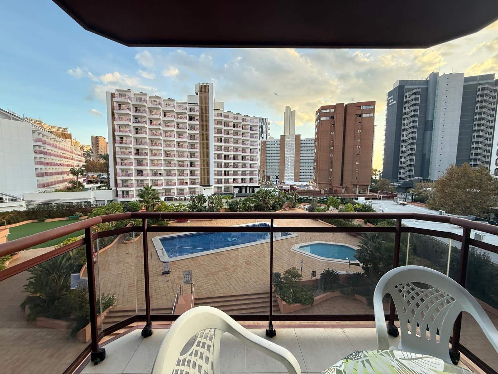 1 Zimmer Apartment zu verkaufen in Benidorm mit Pool - 179.000 € (Ref: 9453817)