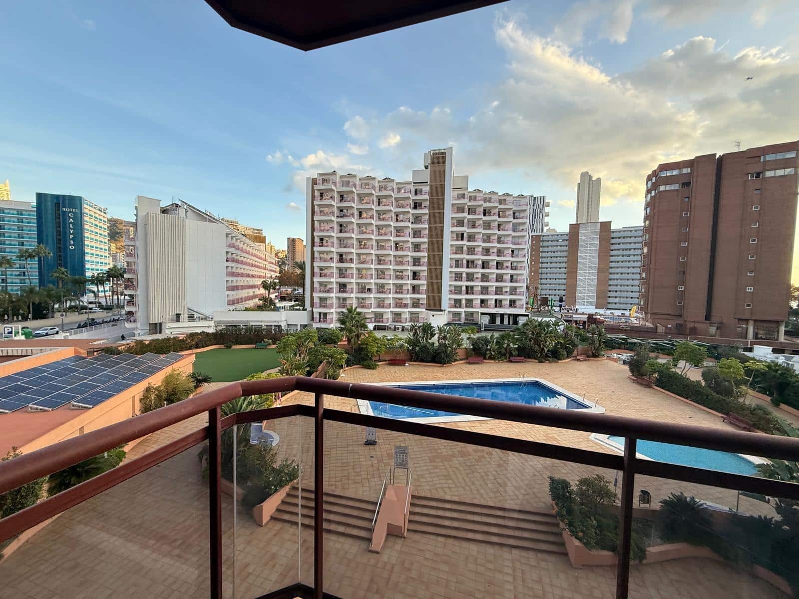 1 Zimmer Apartment zu verkaufen in Benidorm mit Pool - 179.000 € (Ref: 9453817)