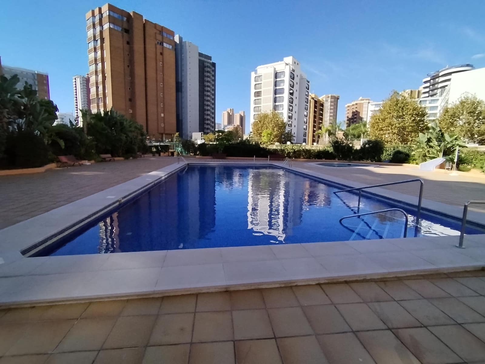 1 Zimmer Apartment zu verkaufen in Benidorm mit Pool - 179.000 € (Ref: 9453817)