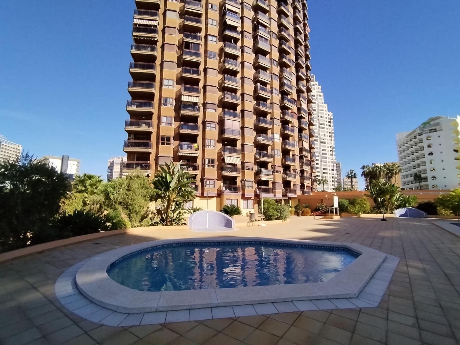 1 Zimmer Apartment zu verkaufen in Benidorm mit Pool - 179.000 € (Ref: 9453817)