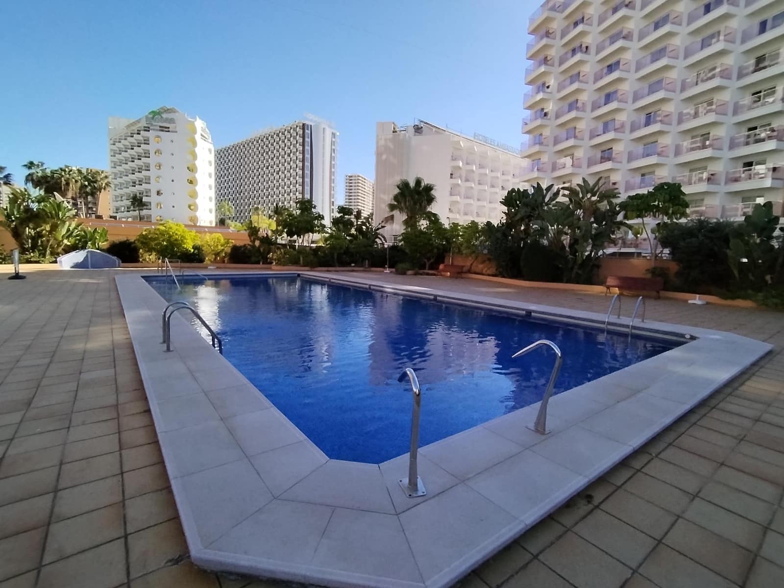 1 Zimmer Apartment zu verkaufen in Benidorm mit Pool - 179.000 € (Ref: 9453817)