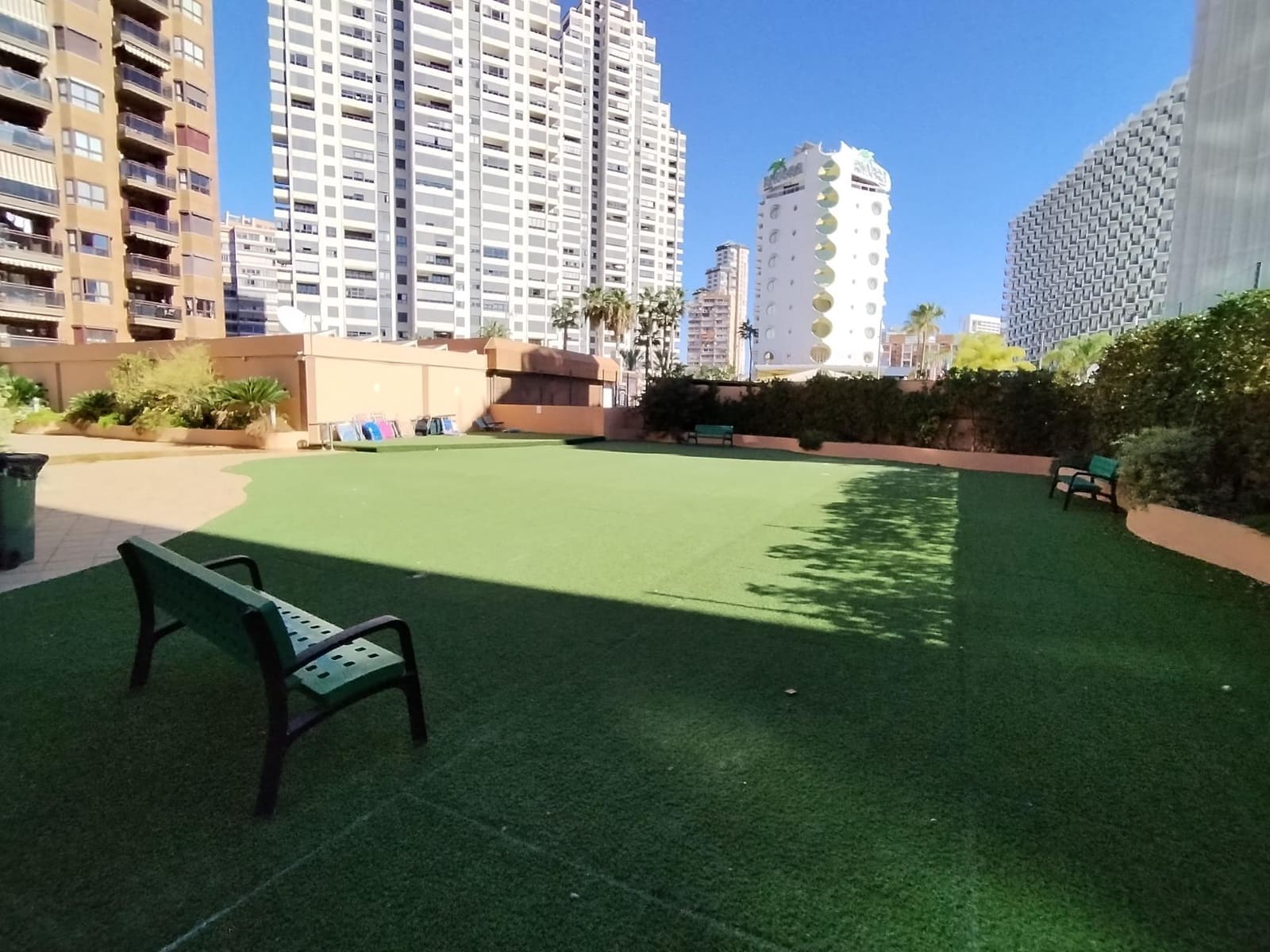 1 Zimmer Apartment zu verkaufen in Benidorm mit Pool - 179.000 € (Ref: 9453817)