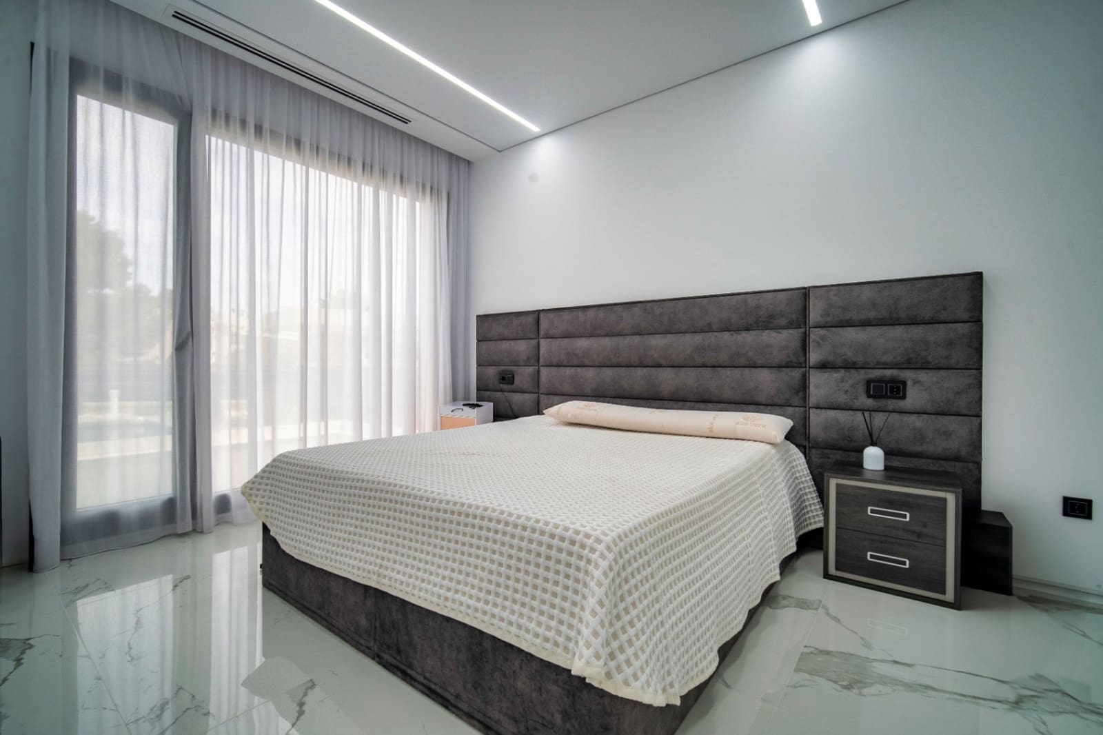 4 sypialnia Willa na sprzedaż w Benidorm z basenem garażem - 2 500 000 € (Ref: 9453825)