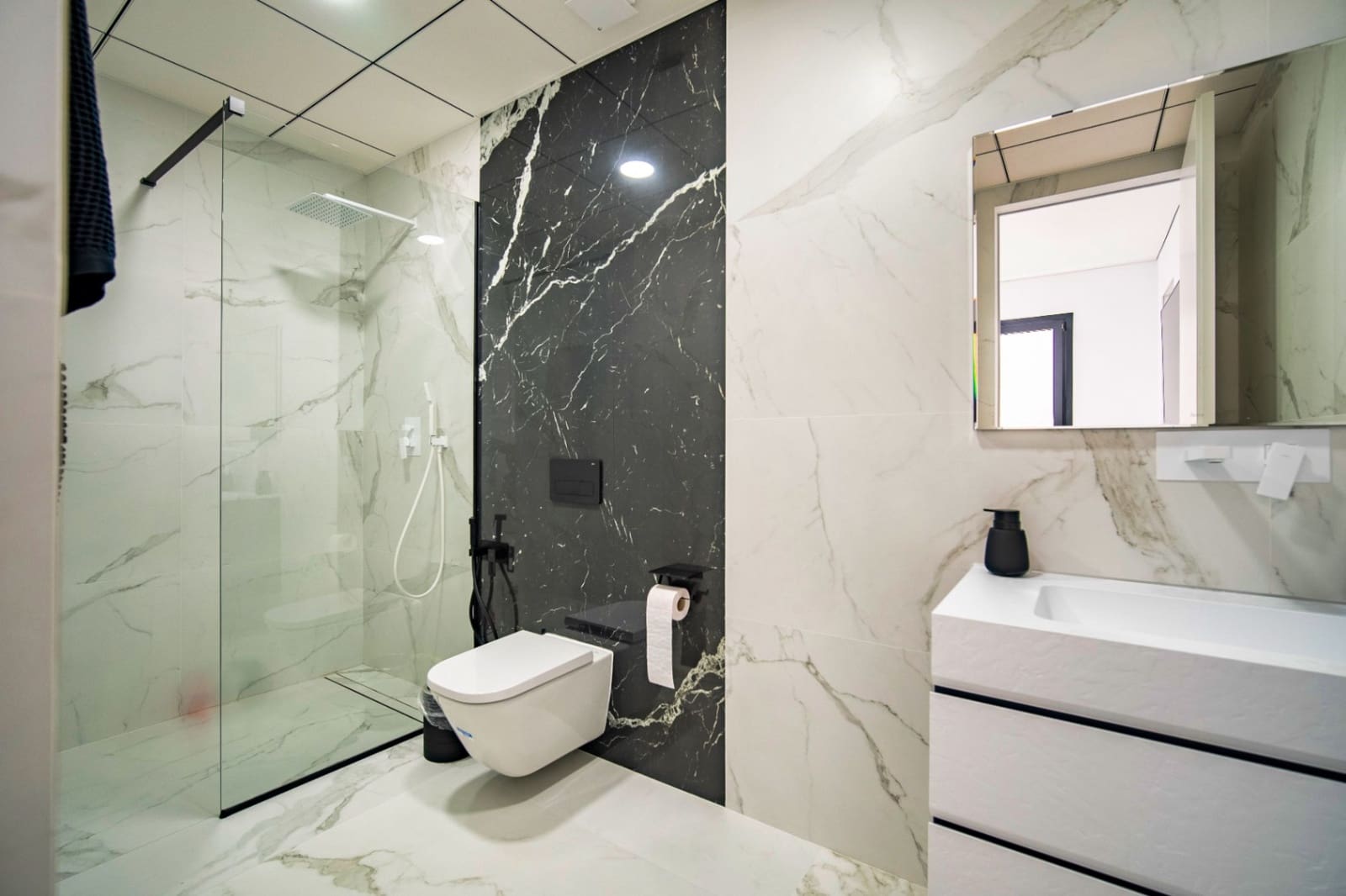 4 sypialnia Willa na sprzedaż w Benidorm z basenem garażem - 2 500 000 € (Ref: 9453825)