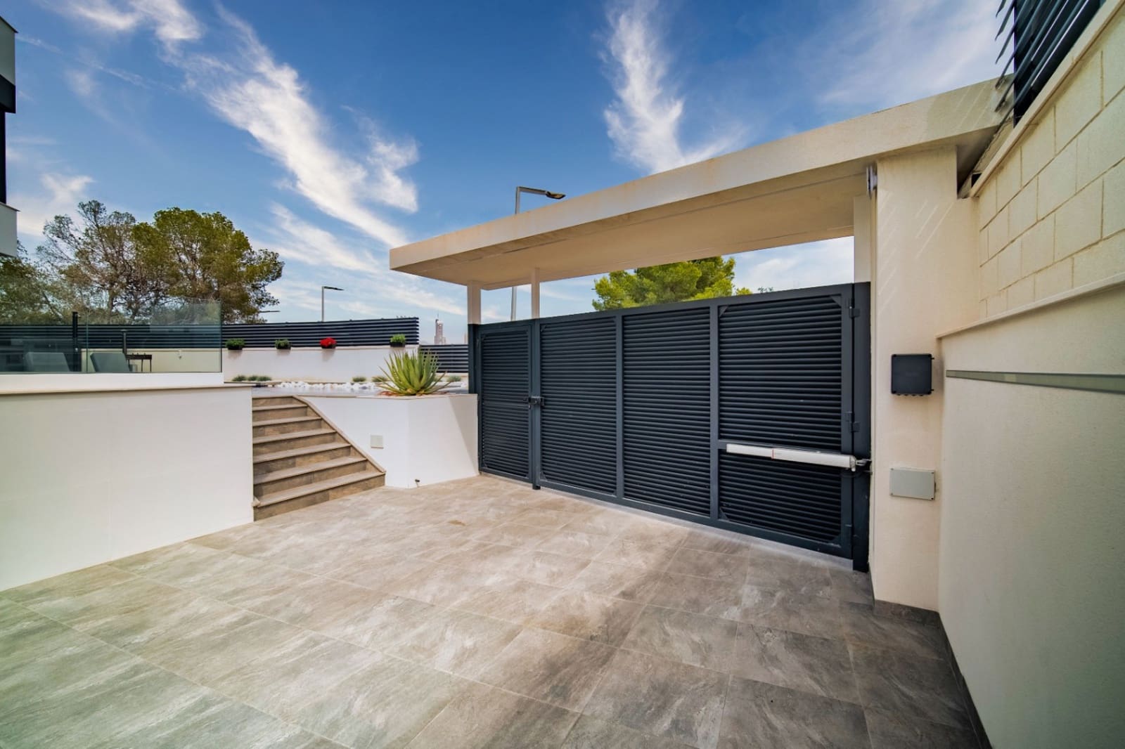 4 sypialnia Willa na sprzedaż w Benidorm z basenem garażem - 2 500 000 € (Ref: 9453825)