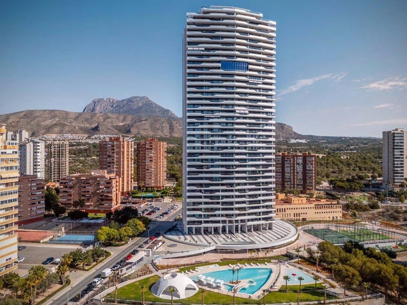 3 bedroom Apartment for sale in Benidorm with pool garage - € 695,000 (Ref: 9453883)