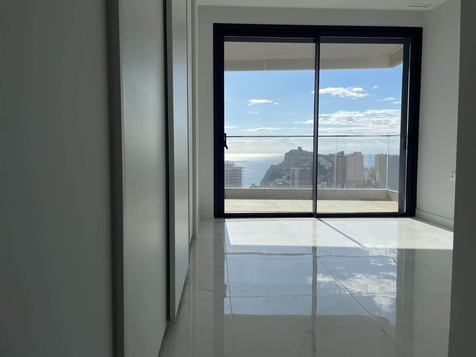 3 bedroom Apartment for sale in Benidorm with pool garage - € 695,000 (Ref: 9453883)