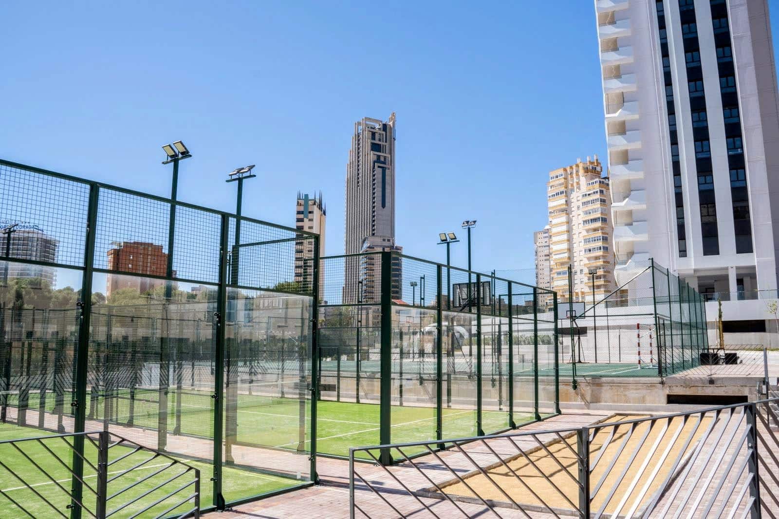 3 bedroom Apartment for sale in Benidorm with pool garage - € 695,000 (Ref: 9453883)