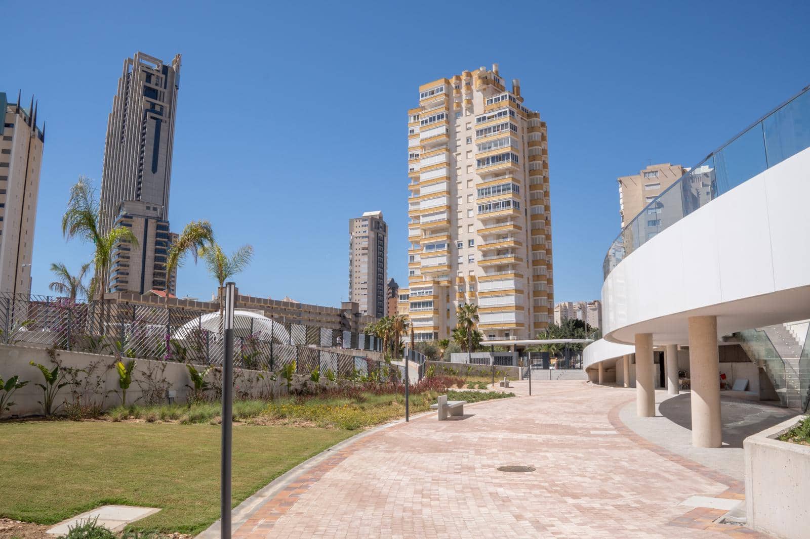 3 bedroom Apartment for sale in Benidorm with pool garage - € 695,000 (Ref: 9453883)
