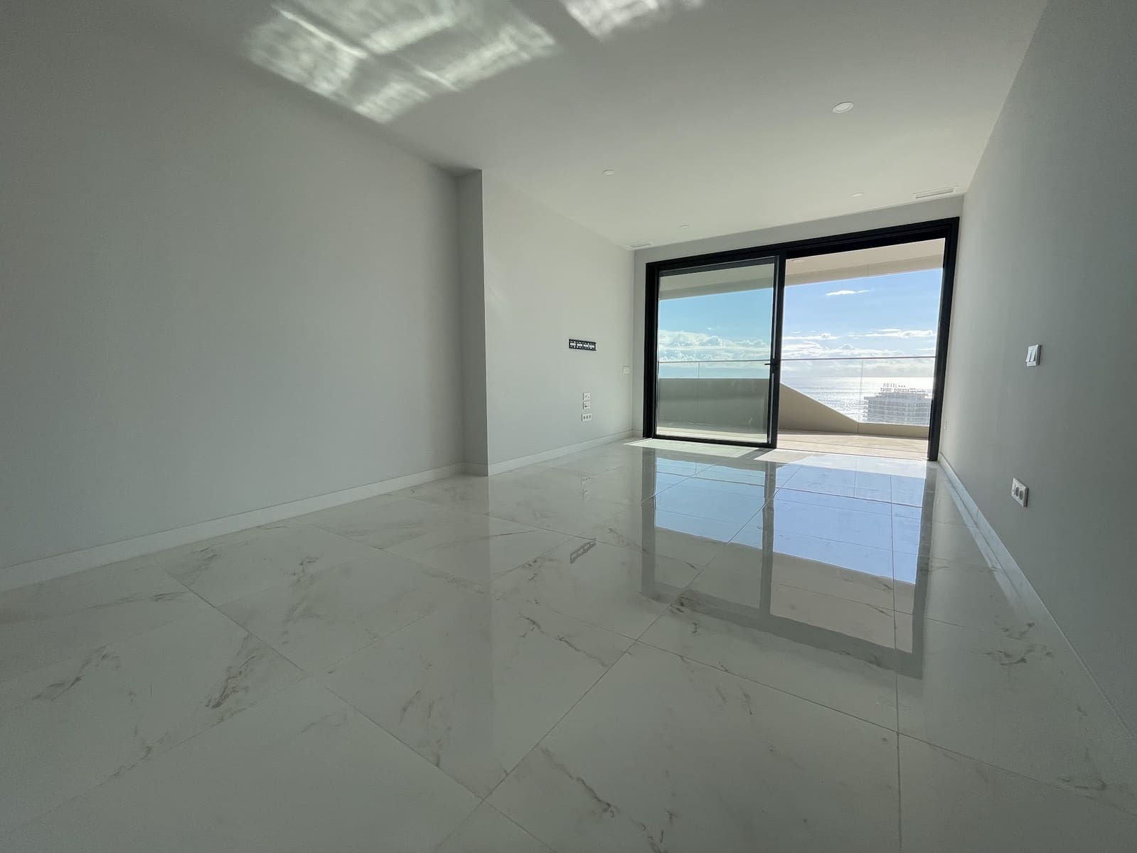 3 bedroom Apartment for sale in Benidorm with pool garage - € 695,000 (Ref: 9453883)