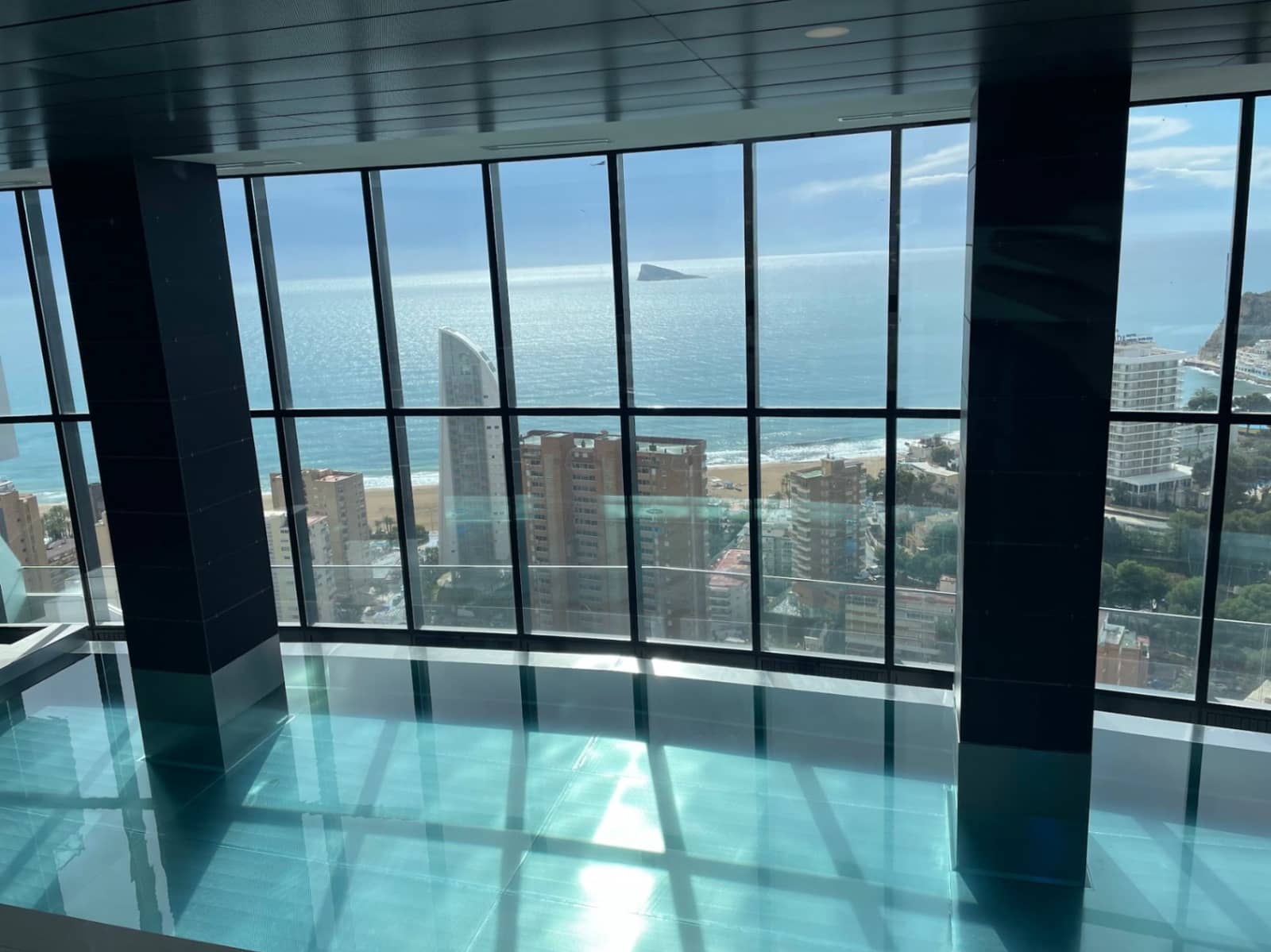 3 bedroom Apartment for sale in Benidorm with pool garage - € 695,000 (Ref: 9453883)