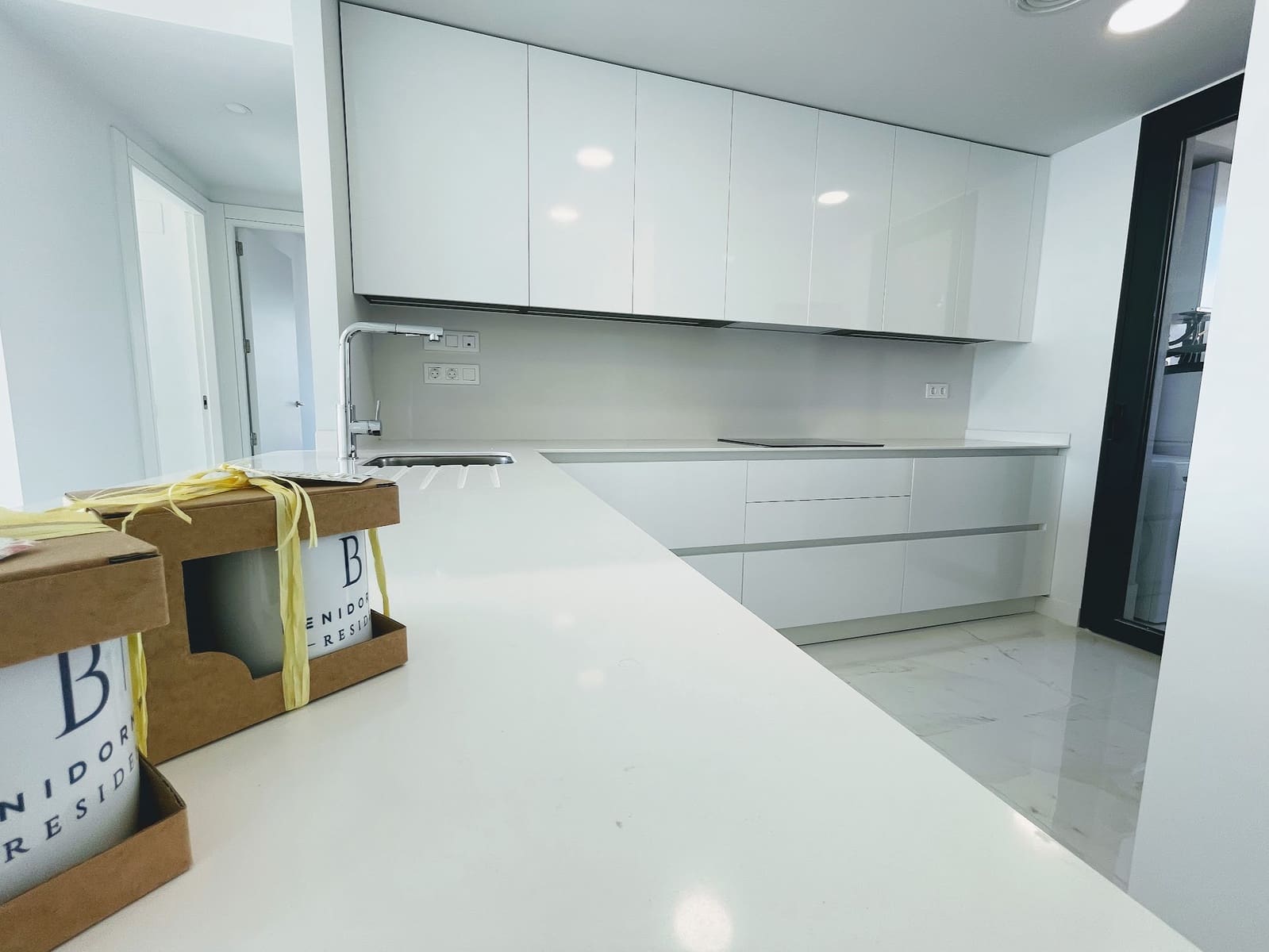 3 bedroom Apartment for sale in Benidorm with pool garage - € 695,000 (Ref: 9453883)