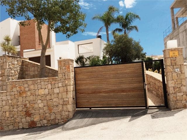 3 bedroom Villa for sale in Cumbre del Sol with pool garage - € 590,000 (Ref: 9453888)