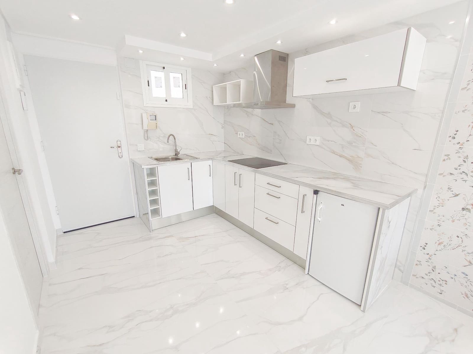 2 bedroom Apartment for sale in Benidorm - € 235,000 (Ref: 9453900)