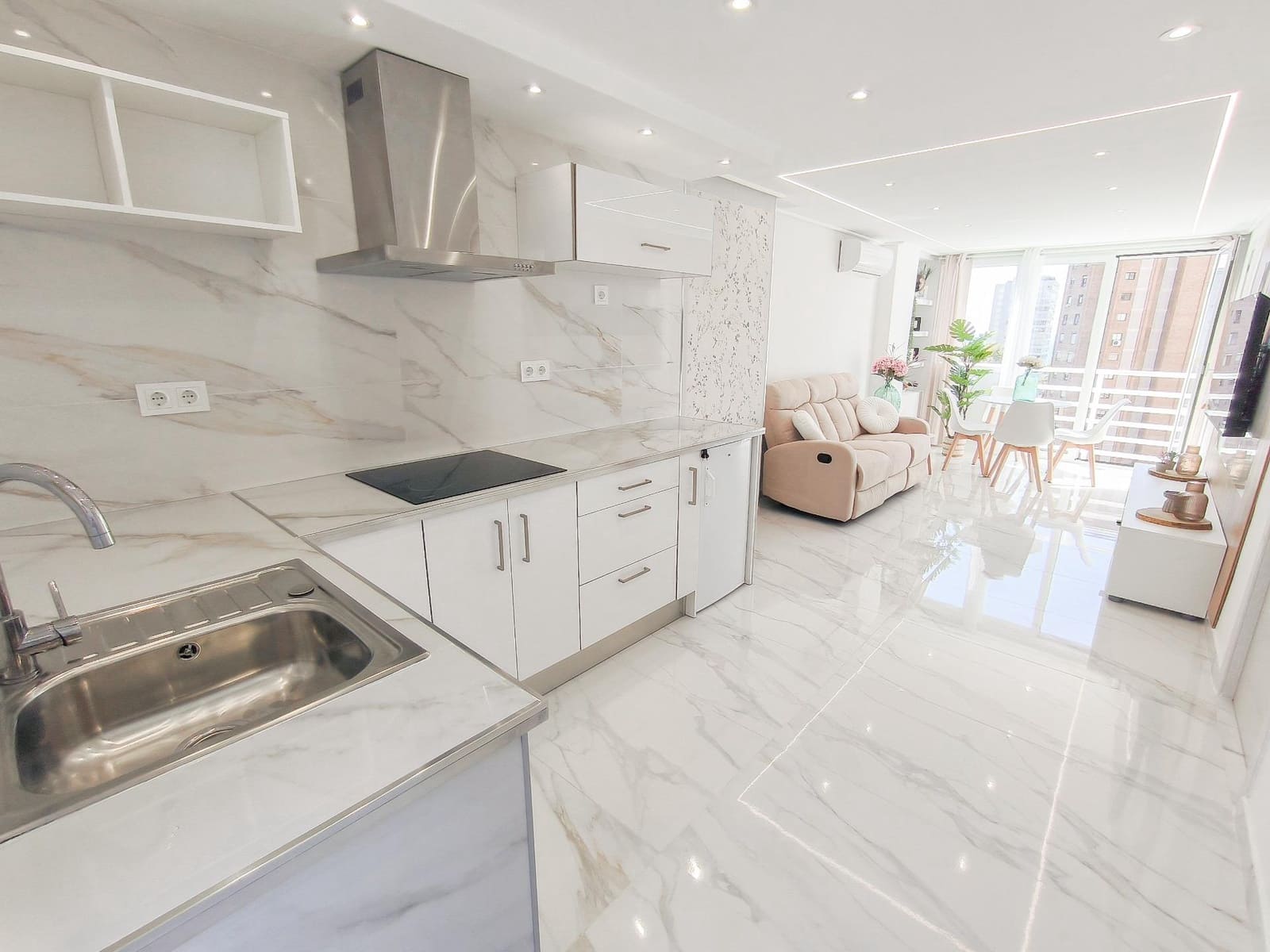 2 bedroom Apartment for sale in Benidorm - € 235,000 (Ref: 9453900)