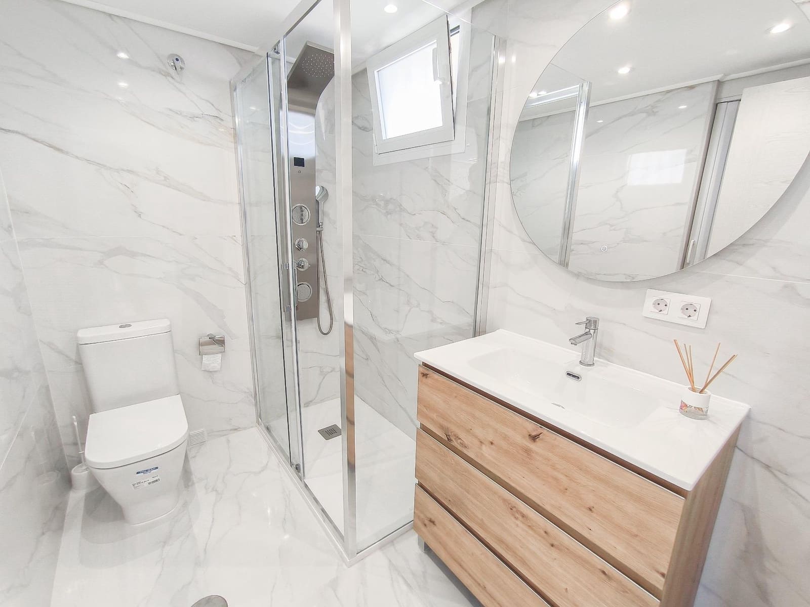 2 bedroom Apartment for sale in Benidorm - € 235,000 (Ref: 9453900)