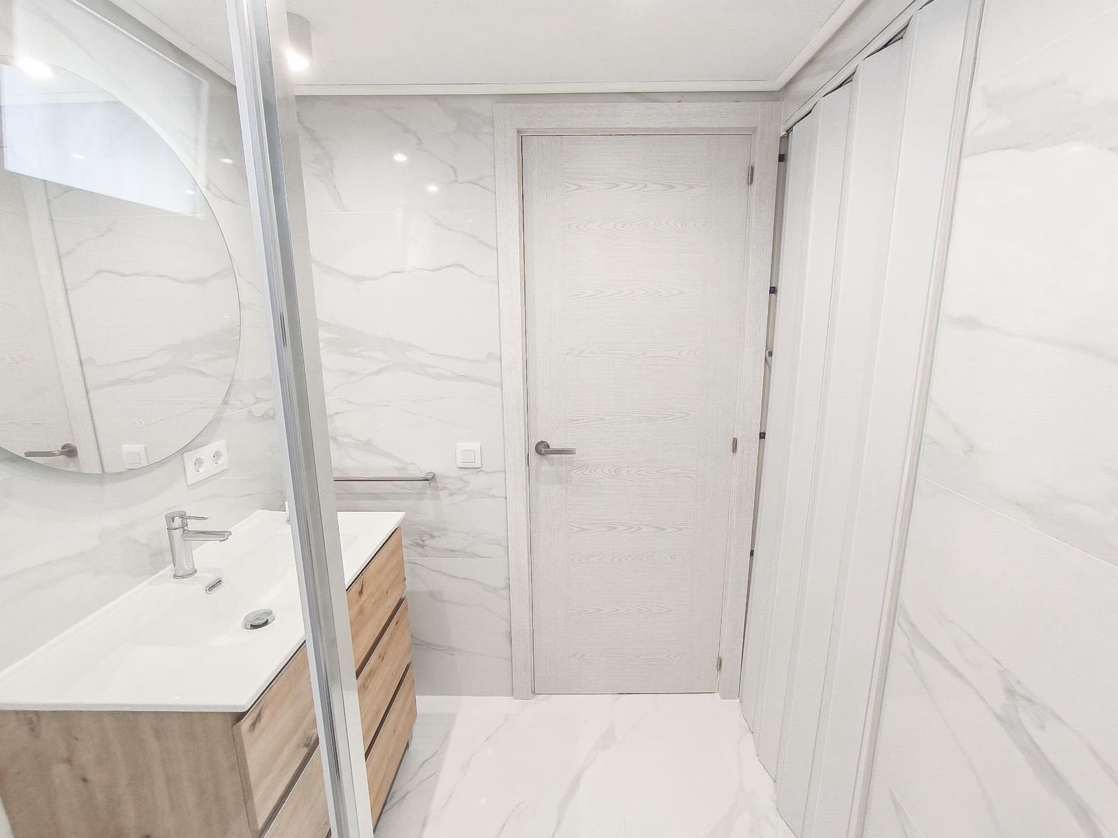 2 bedroom Apartment for sale in Benidorm - € 235,000 (Ref: 9453900)