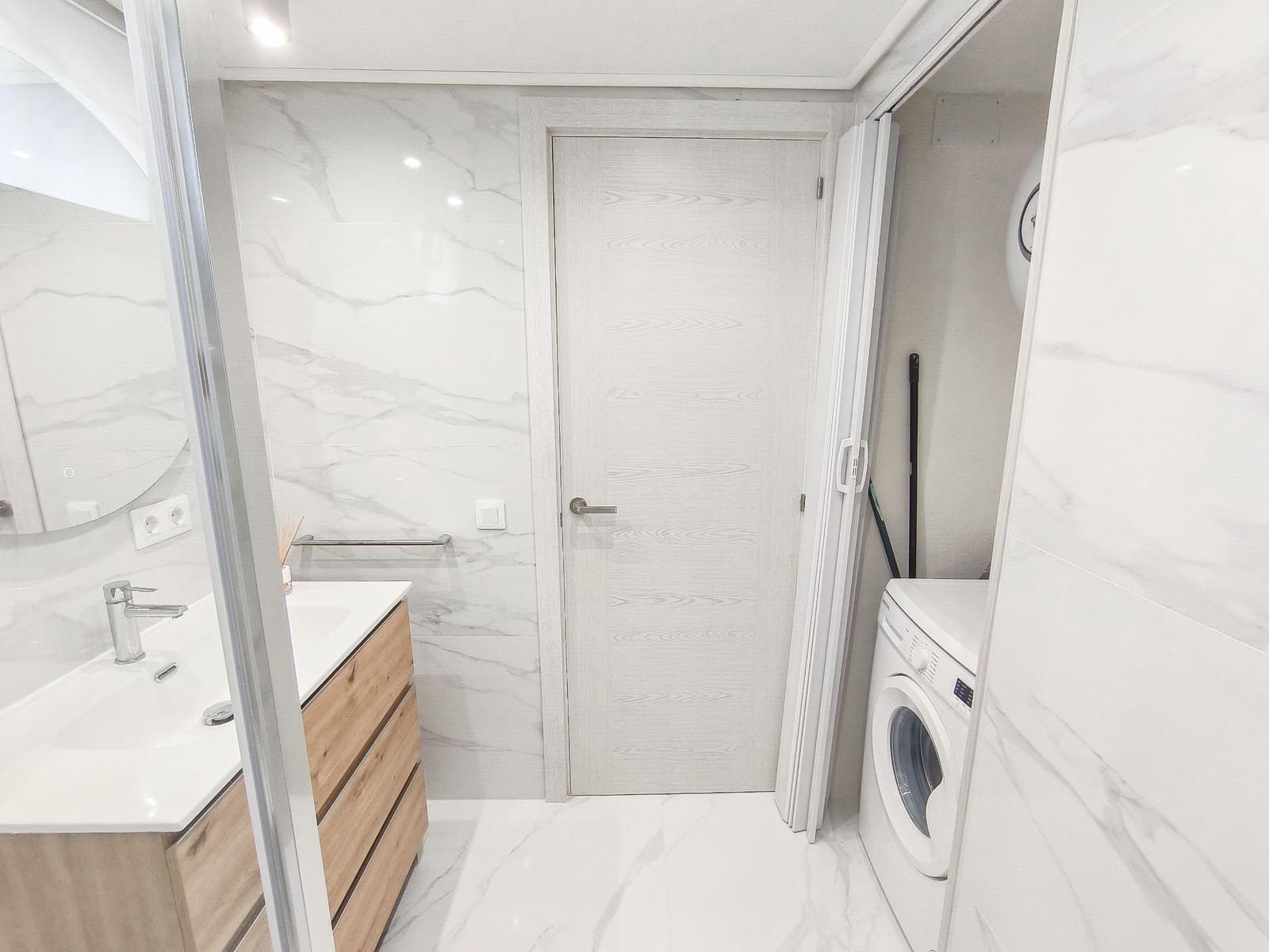 2 bedroom Apartment for sale in Benidorm - € 235,000 (Ref: 9453900)