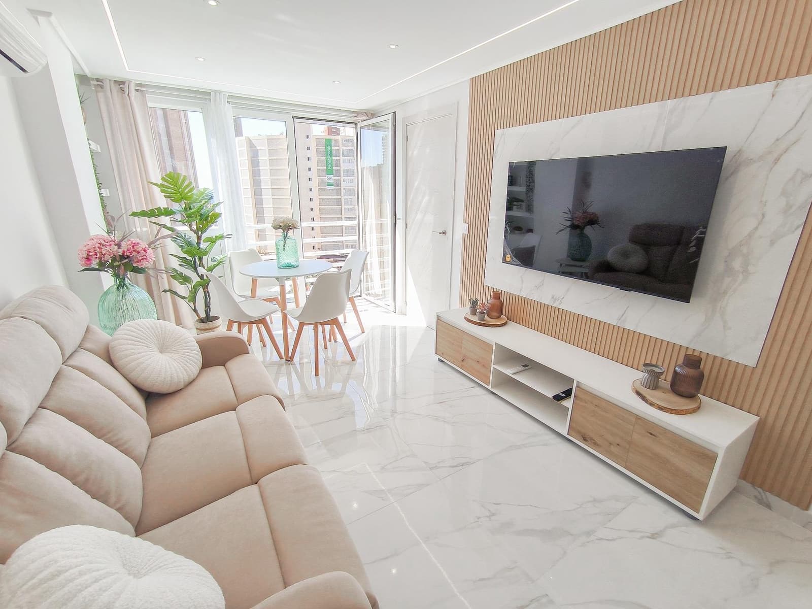 2 bedroom Apartment for sale in Benidorm - € 235,000 (Ref: 9453900)