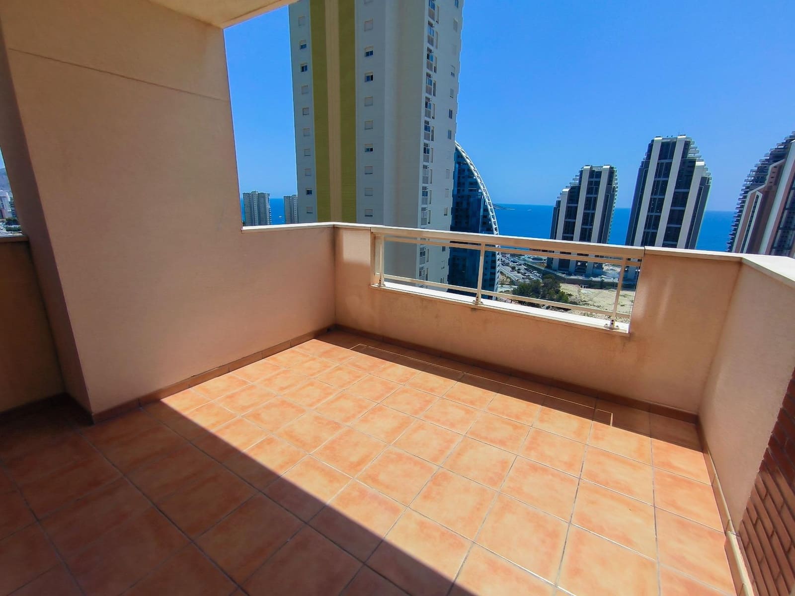 2 bedroom Apartment for sale in Benidorm with pool garage - € 350,000 (Ref: 9453902)