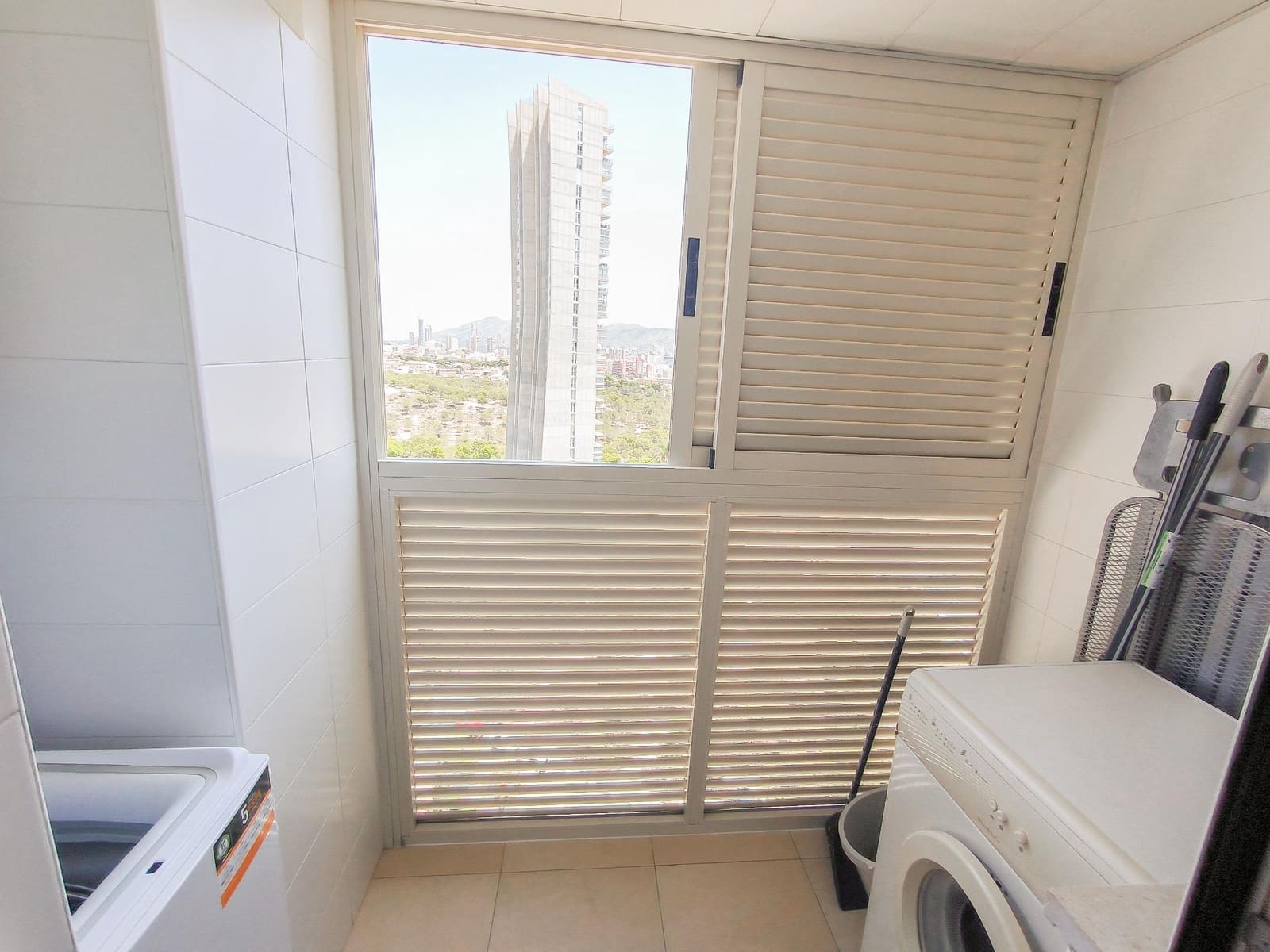 2 bedroom Apartment for sale in Benidorm with pool garage - € 350,000 (Ref: 9453902)