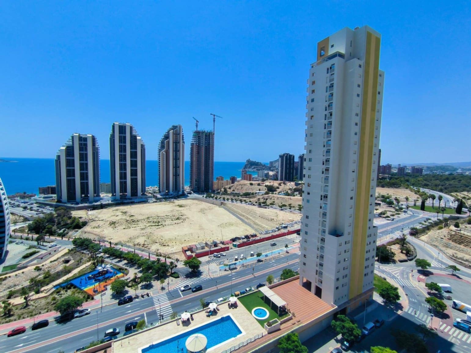 2 bedroom Apartment for sale in Benidorm with pool garage - € 350,000 (Ref: 9453902)
