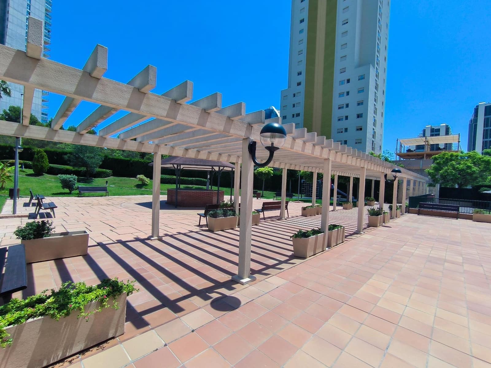 2 bedroom Apartment for sale in Benidorm with pool garage - € 350,000 (Ref: 9453902)