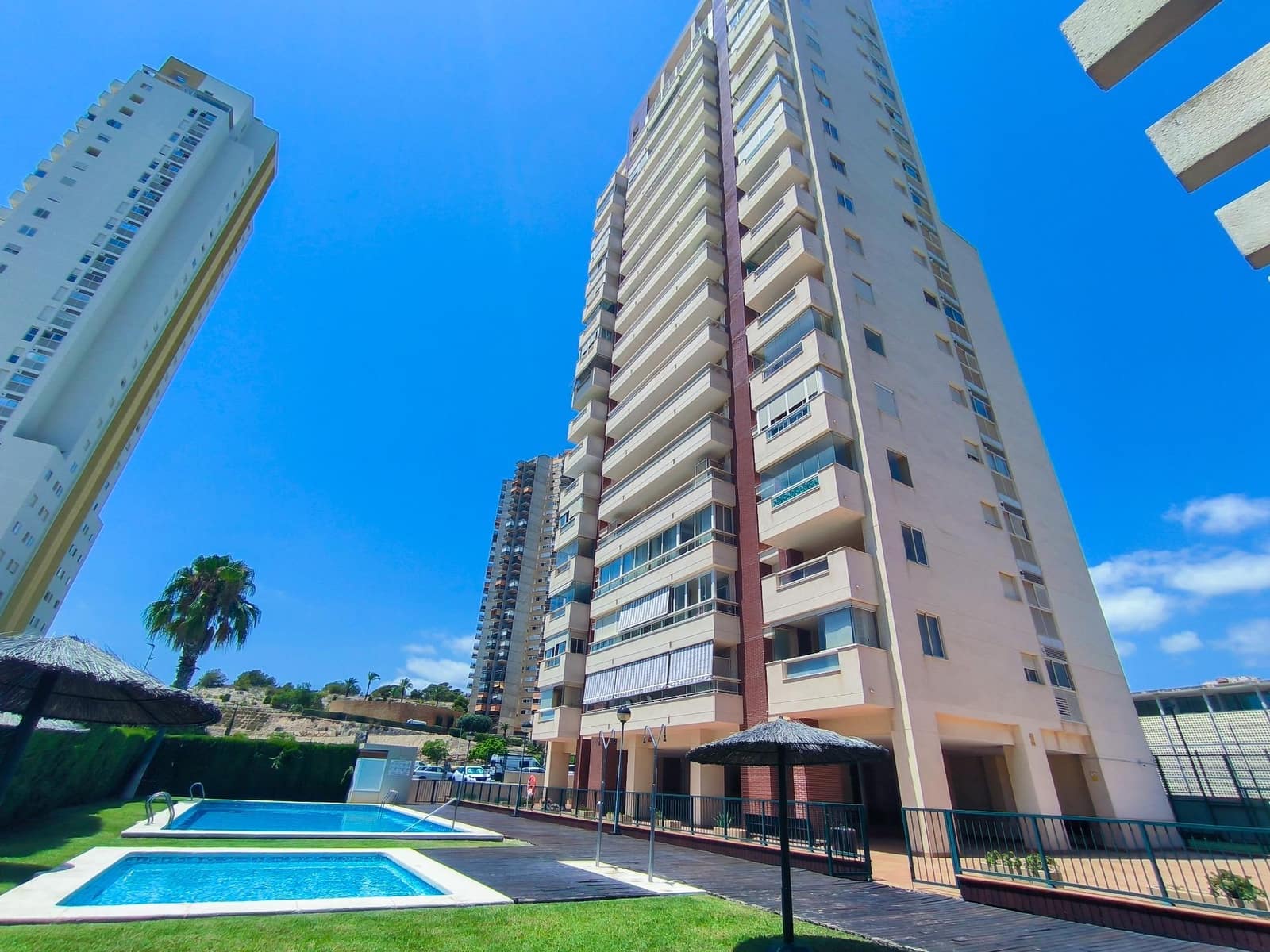 2 bedroom Apartment for sale in Benidorm with pool garage - € 350,000 (Ref: 9453902)